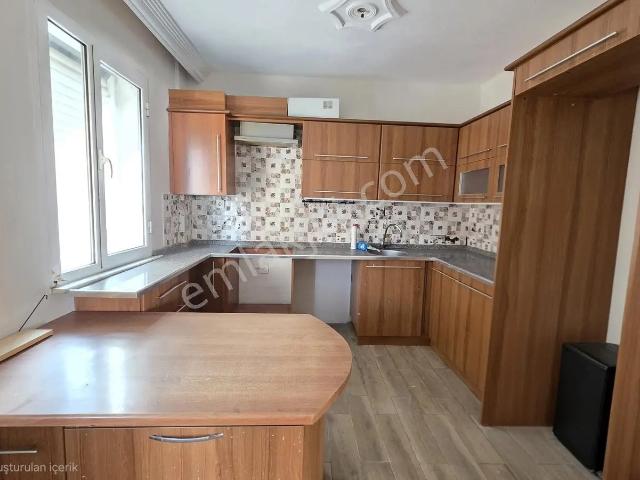 Bozyaka Kapalı Pazar Yeri Yakını 2+1 Ara Kat Bakımlı Daire