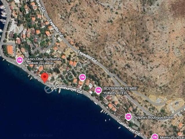 Bozburun Da Denize Sıfır Pansiyon Olabilecek Müstakil Ev