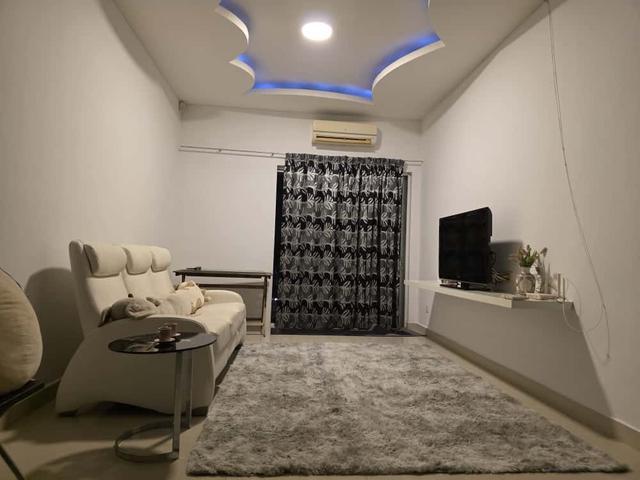 BL Avenue Farlim Renovated Fully Furnished 2Carparks 3rooms 1100SF