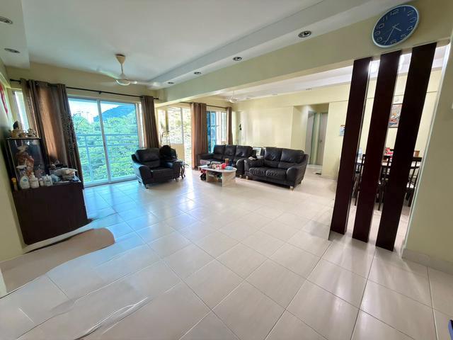 BL Garden Adjoining Unit 6 Bedrooms 3 Car Parks Freehold
