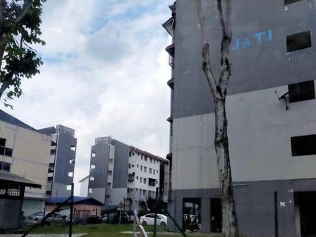 Block 6 PKNS Jalan 7143300 Seri kembangan tingkat 3