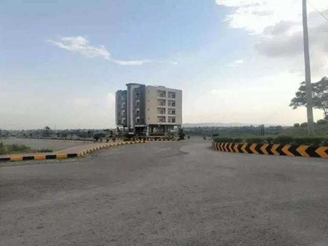 Block A street 13 plot 17 Islamabad University Town ID 18196