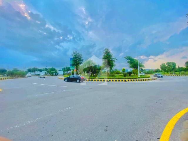 Block B Size 1 Kanal Front Back Open Plot For Sale, Gulberg Residencia Islamabad