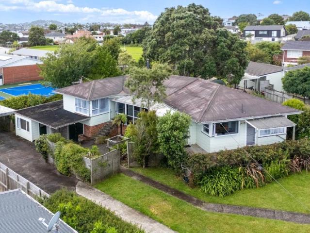 Blockhouse Bay, 5 bedrooms