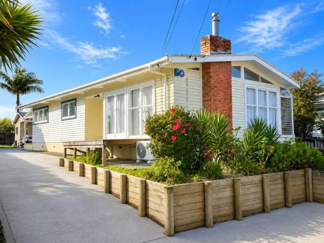 Blockhouse Bay, 3 bedrooms
