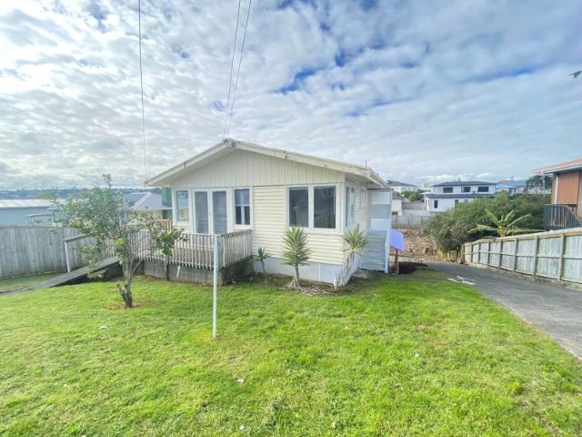 Blockhouse Bay, 3 bedrooms