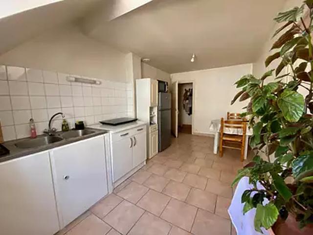 Blois 41000 Location appartement 1 pièce t1 au dernier étage cave