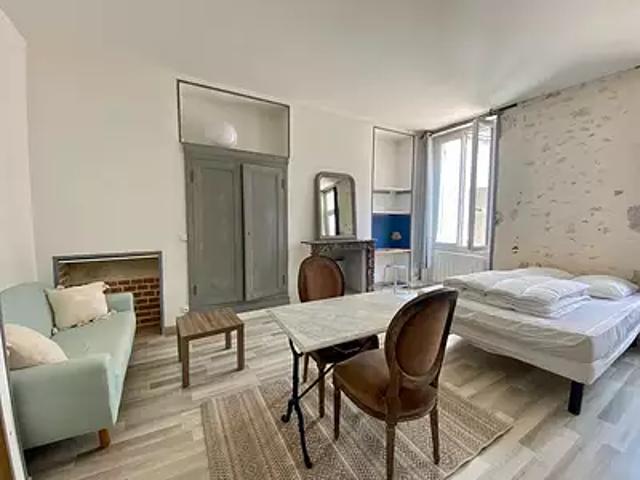 Blois 41000 Location appartement 1 pièce t1 au dernier étage cave