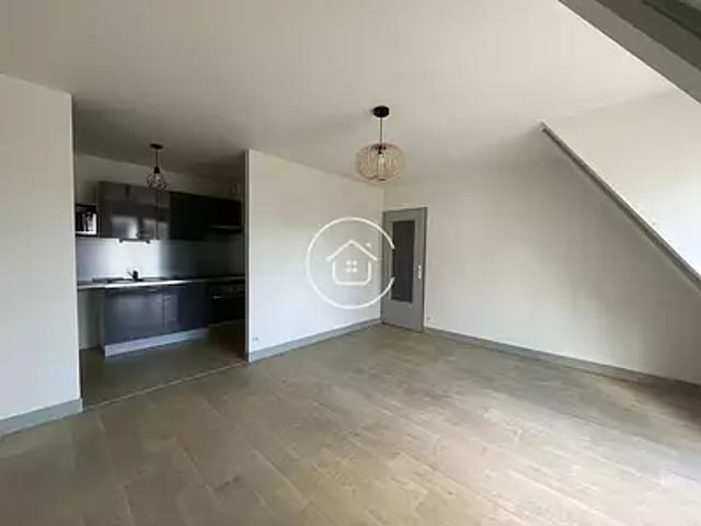 Blois 41000 Location appartement 2 pièces t2 au dernier étage cave