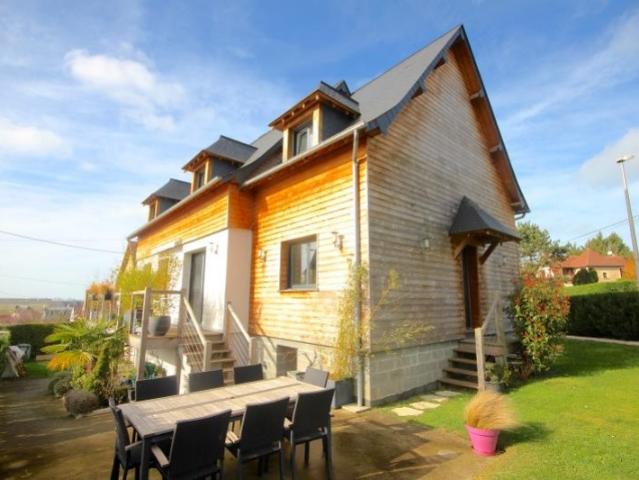 SOUS OFFRE BLONVILLE SUR MER 700m PLAGE VILLA 7 PIECES 5 CHAMBRES