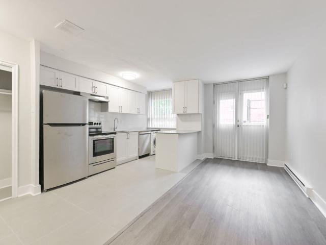 Bloor Yonge Tower 1 Bedroom [object Promise] for Rent