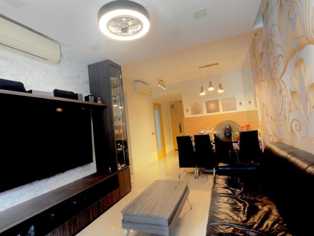 Blossom Residences D23, Condominium
