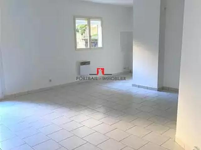 Blaye 33390 Location appartement 1 pièce t1 terrasse