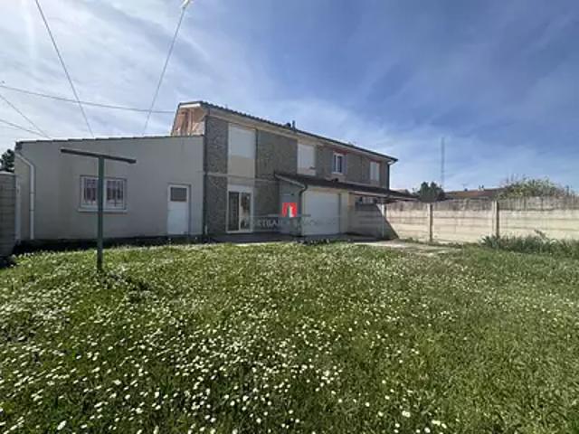 Blaye 33390 Location maison 5 pièces t5 terrasse