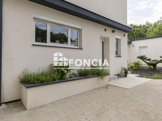 Blagnac maison familiale renovee avec dependance
