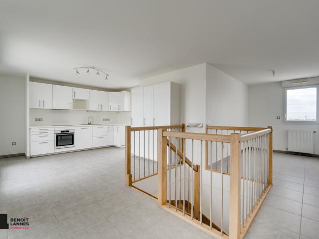 Blagnac Appartement T4 bis en duplex dernier étage Terrasse 2 places de parking