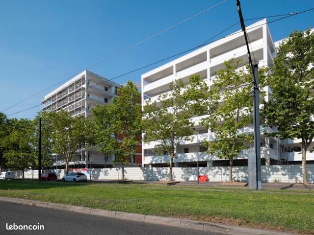 BLAGNAC T2 avec balcon et cellier Tram T1 au pied de la résidence