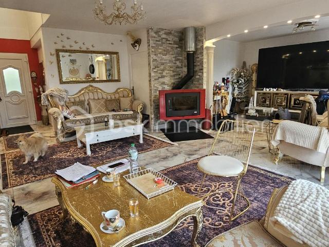 BLAINVILLE SUR ORNE, GRANDE MAISON FAMILIALE, 1 SUITE PARENTALE, 3 CHAMBRES, 3 SDB, VÉRANDA, 2 GARAGES, JARDIN MEDITERRANÉEN ET CLOS