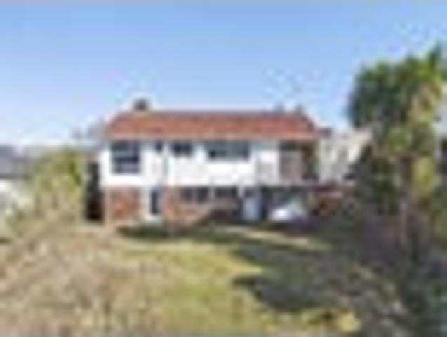 Blank Canvas on 880sqm Freehold Site