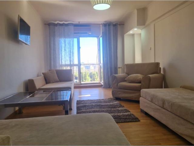 Bld Unirii,apartament superb 2 camere mobilat modern,2 bai/600euro