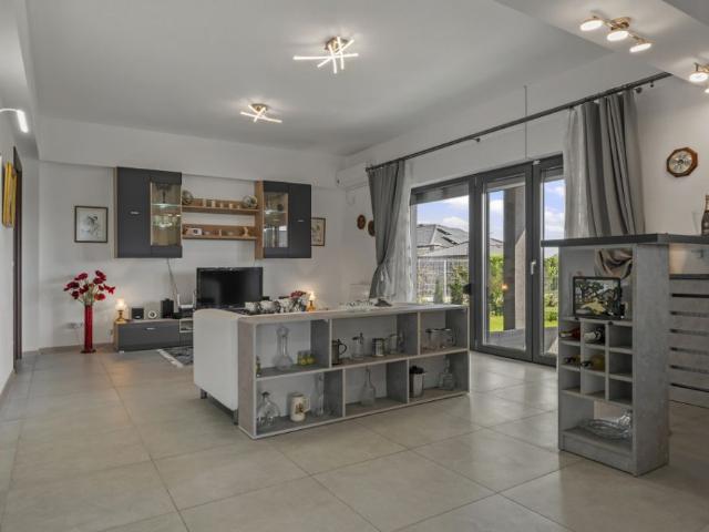 ? Blitz oferă spre închiriere – Casă cu 3 camere + H