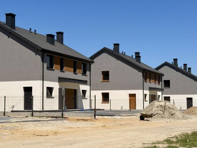 Bliźniak z dużym ogrodem, pompa ciepła, klimatyzacja