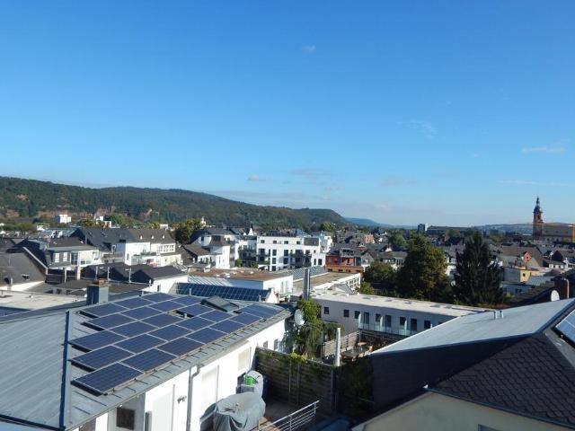 Blick über die Stadt Altersgerechte helle Penthousewohnung an der Fußgängerzone