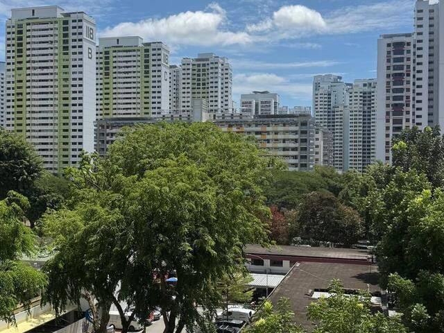 Blk 109 Jalan Bt Merah $800 for 1 guy WiFi CORNER ROOM