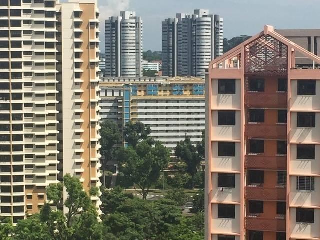 Blk 128 Bt Merah View $950 for 1 guy / lady NEW AIRCON