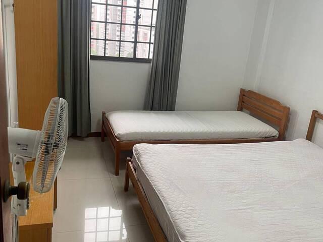 Blk 210 Jurong East walk to JE MRT, $1000 for 1 any gender  $1100 for couple