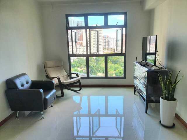 Blk 33 Margaret Drive 5 mins walk Queenstown MRT $1200 for 1 guy