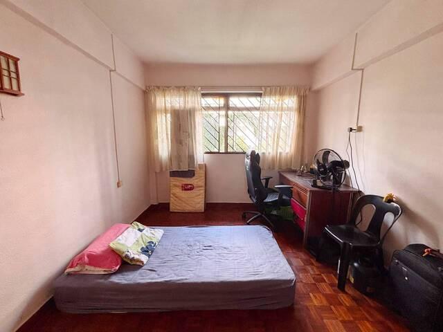 Blk 372 Clementi Ave 4 $850 for 1  $1000 for 2 pax