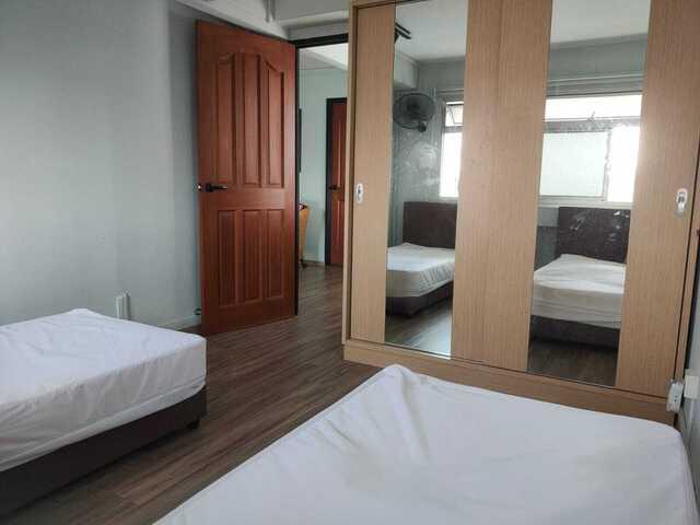Blk 418 Woodlands $1100 for 2 ladies Aircon + WiFi walk to Marsiling MRT
