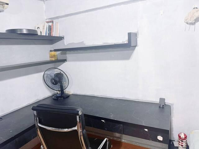 Blk 434 Ang Mo Kio $800 for 1 lady  $1100 for 2 ladies aircon wifi walk to AMK MRT