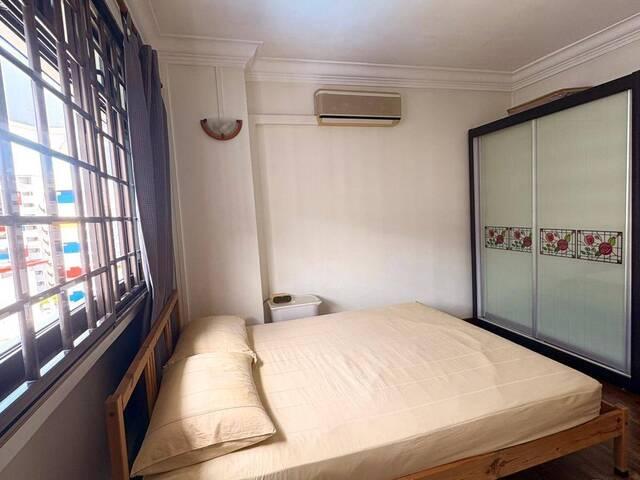 Blk 505 Woodlands $900 for 1 lady AIRCON + WIFI  $1200 for couple / 2 ladies