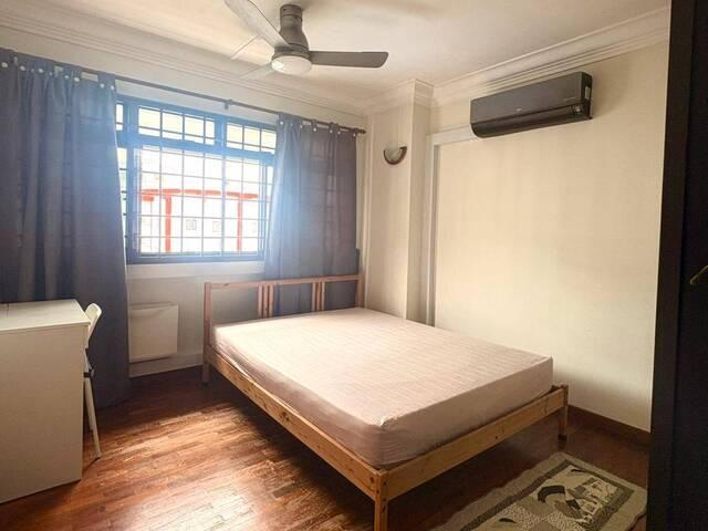 Blk 505 Woodlands $900 for 1 lady AIRCON + WIFI  $1200 for couple / 2 ladies