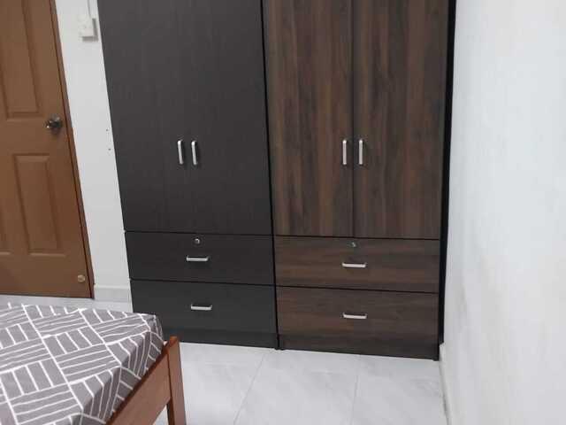 Blk 639 Ang Mo Kio 5 mins walk Yio Chu Kang MRT $1,100 for 2 pax aircon + wifi