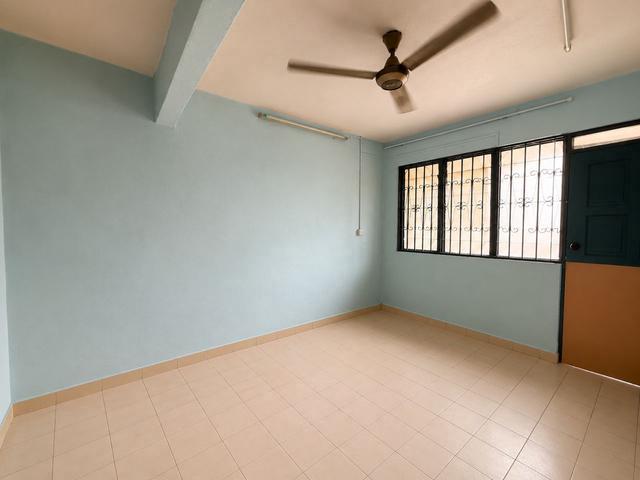 Blk 67 Flat Taman Ungku Tun Aminah Low Cost Flat for Sale