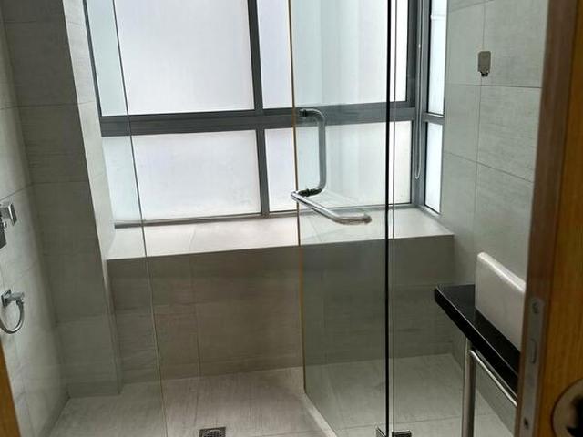 Bluwaters 2 D17, Condominium