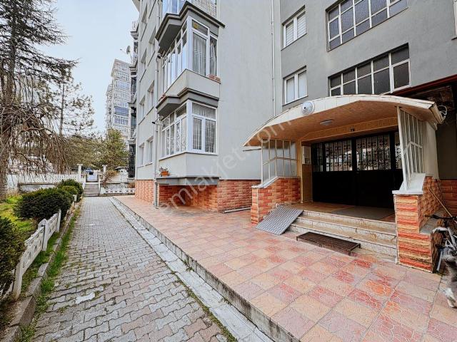 Blue Emlak'tan Atakent'te Çift Balkonlu 3+1 Kiralık Daire