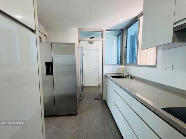 Blue Horizon D5, Condominium