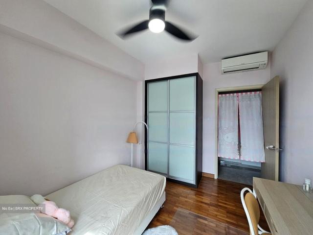 Blue Horizon D5, Condominium