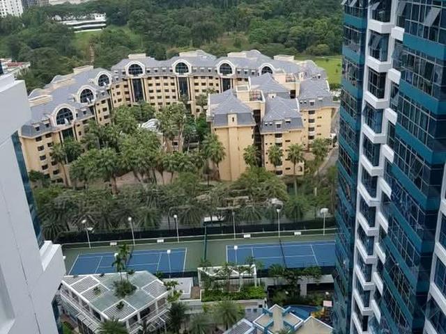 Blue Horizon D5, Condominium