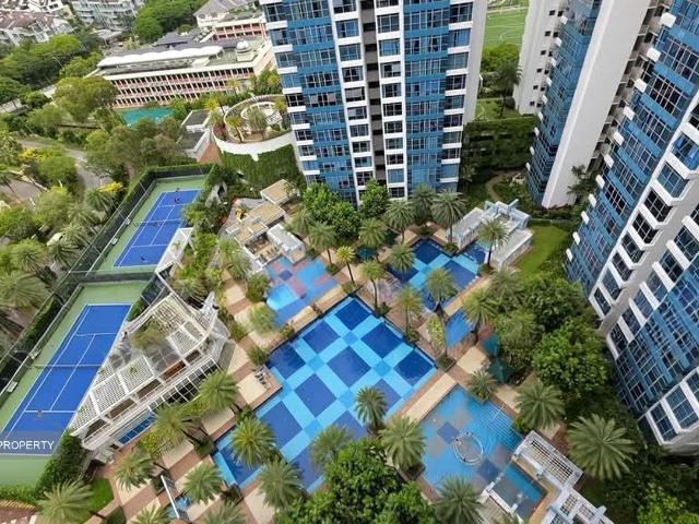 Blue Horizon D5, Condominium