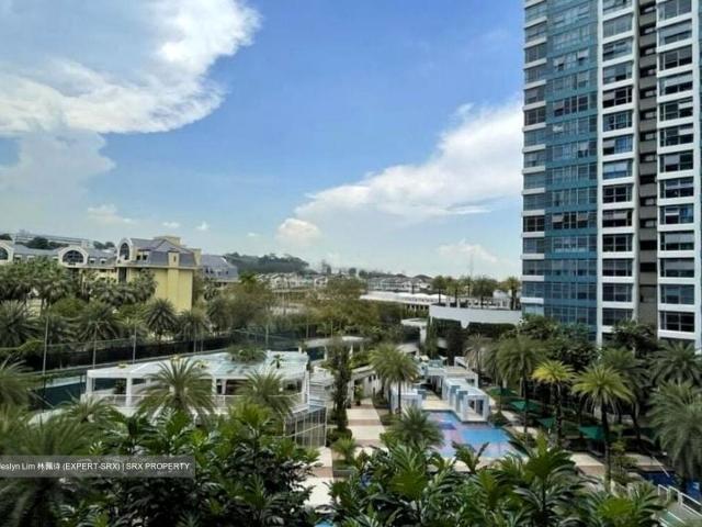 Blue Horizon D5, Condominium