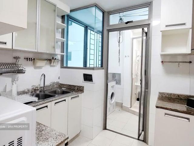 Blue Horizon D5, Condominium