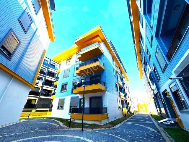 blue Life Egen'den Gerçek İlan full Kredili Arakat Yepyeni Dizayn Edilmiş Sitede 1+1 Satılık Daire