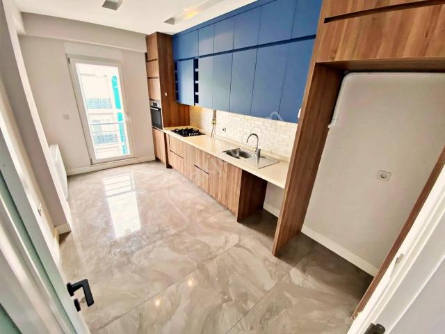 Blue Life Egenden Gerçk İlan ayrı Mutfak Satılık Ebeveyn Banyolu Asansörlü 2+1 Genç Dairee