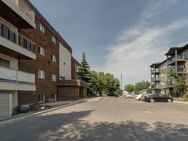 Blue Quill Pointe 1 Bedroom Apartment for Rent at 11615 28 Ave Nw, Edmonton, AB T6J 3Z8 Blue Quill