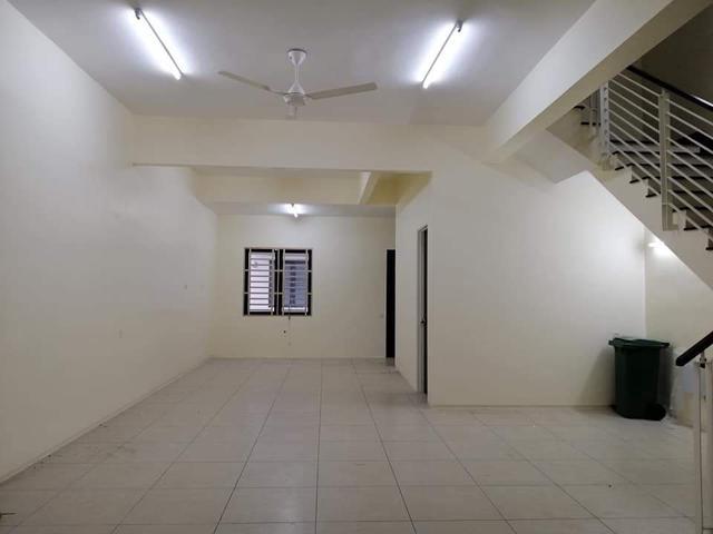 BM Utama 2storey TerraceLong Car PorchParking 4 Car